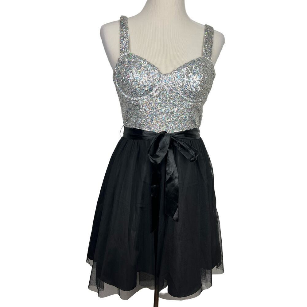Love Reign Women Black SILVER Sequin Sweetheart FORMAL Flowy Dress Junior 9